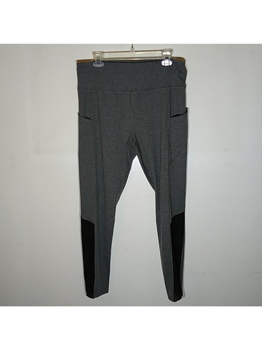 Yoga high rise leggings black cat. Size XL